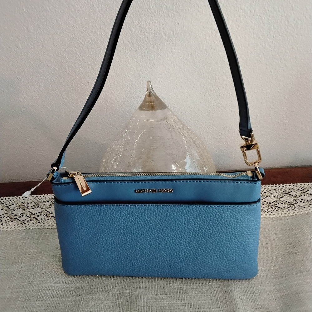 Michael Kors Blue Wrislet  Bag